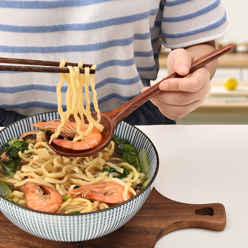 Long Handle Ramen Wooden Spoon - Home Cooking In Japanese recension och pris