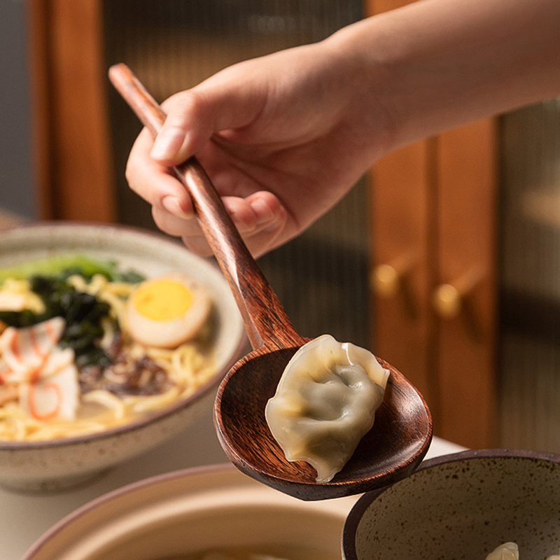 Long Handle Ramen Wooden Spoon - Home Cooking In Japanese recension och pris